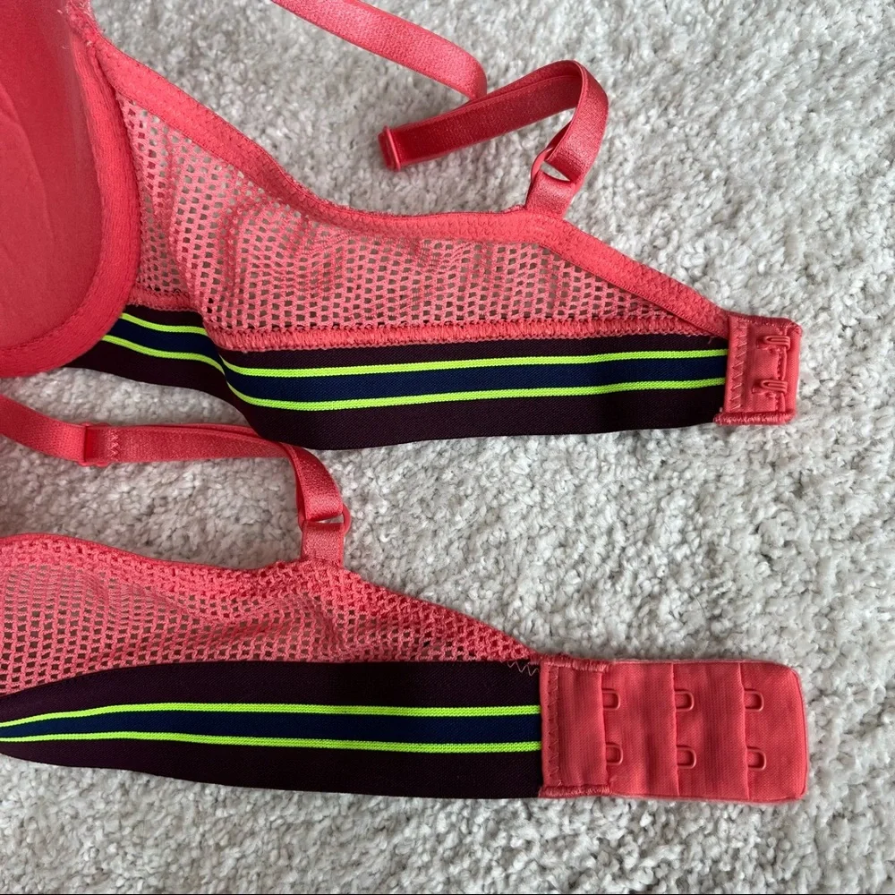 Victorias Secret Very Sexy Plunge Bra